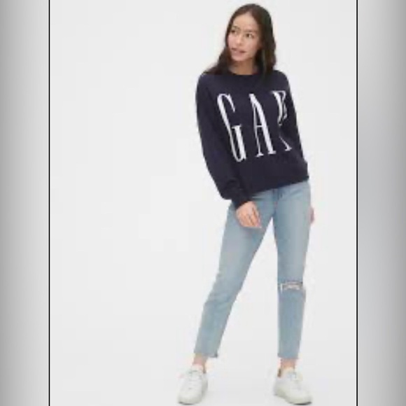 NWT GAP Classic Logo Fleece Batwing Sleeve Fall Warm Winter Crewneck Sweater L - Picture 1 of 8